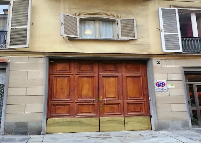 Blu Magenta - A Due Passi Da Porta Nuova